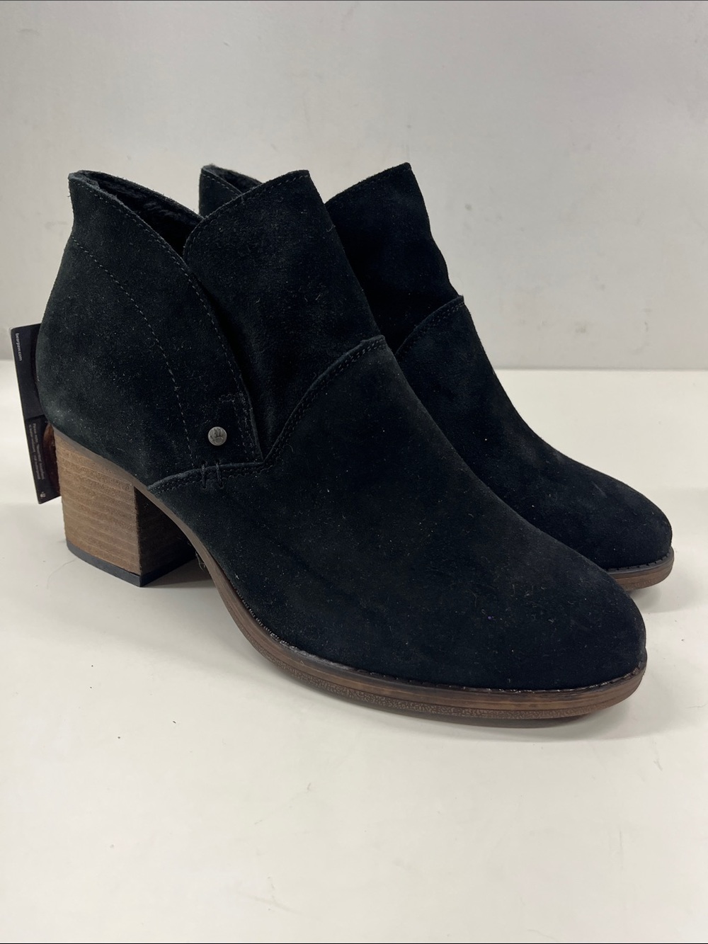 NWT Bearpaw Onyx Ankle Bootie in Black Suede Size 10